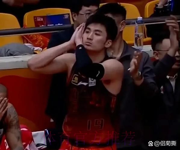 于德豪半场出战9分钟，三分4中4得到12分3板3助攻